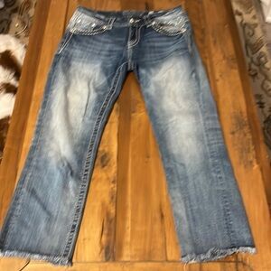 MISS Me Mid Rise Easy Cropped Jeans Size 28
